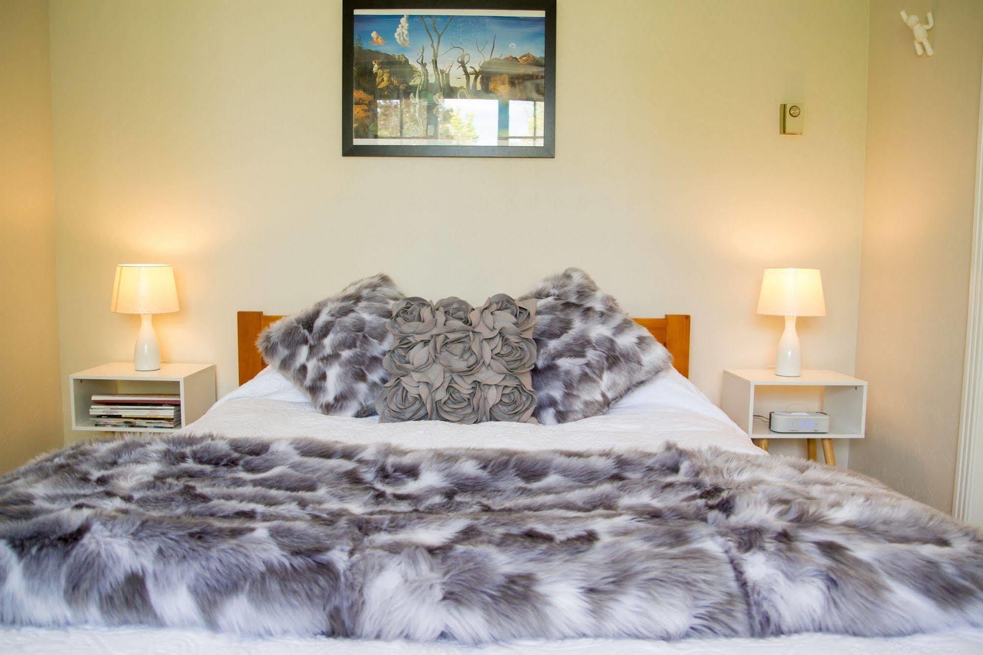 Swan House Bed and Breakfast Martinborough Buitenkant foto